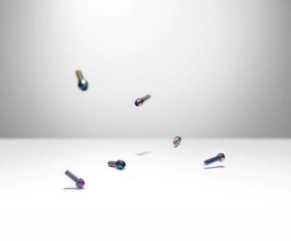 TITLE OIL SLICK BOLTS