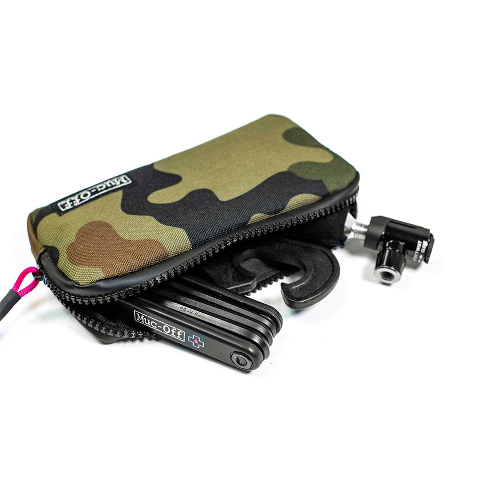 Muc-Off Estuche para Articulos Esenciales – Camuflaje