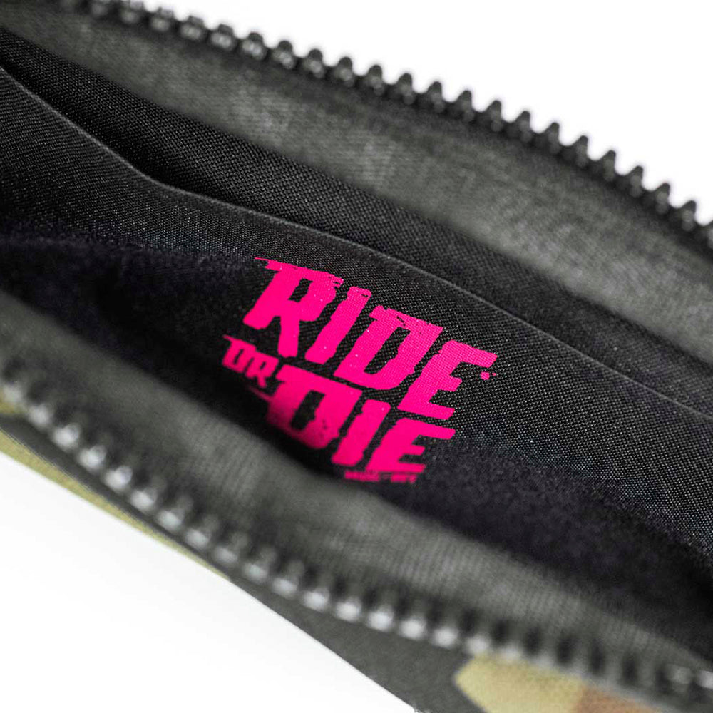 Muc-Off Estuche para Articulos Esenciales – Camuflaje