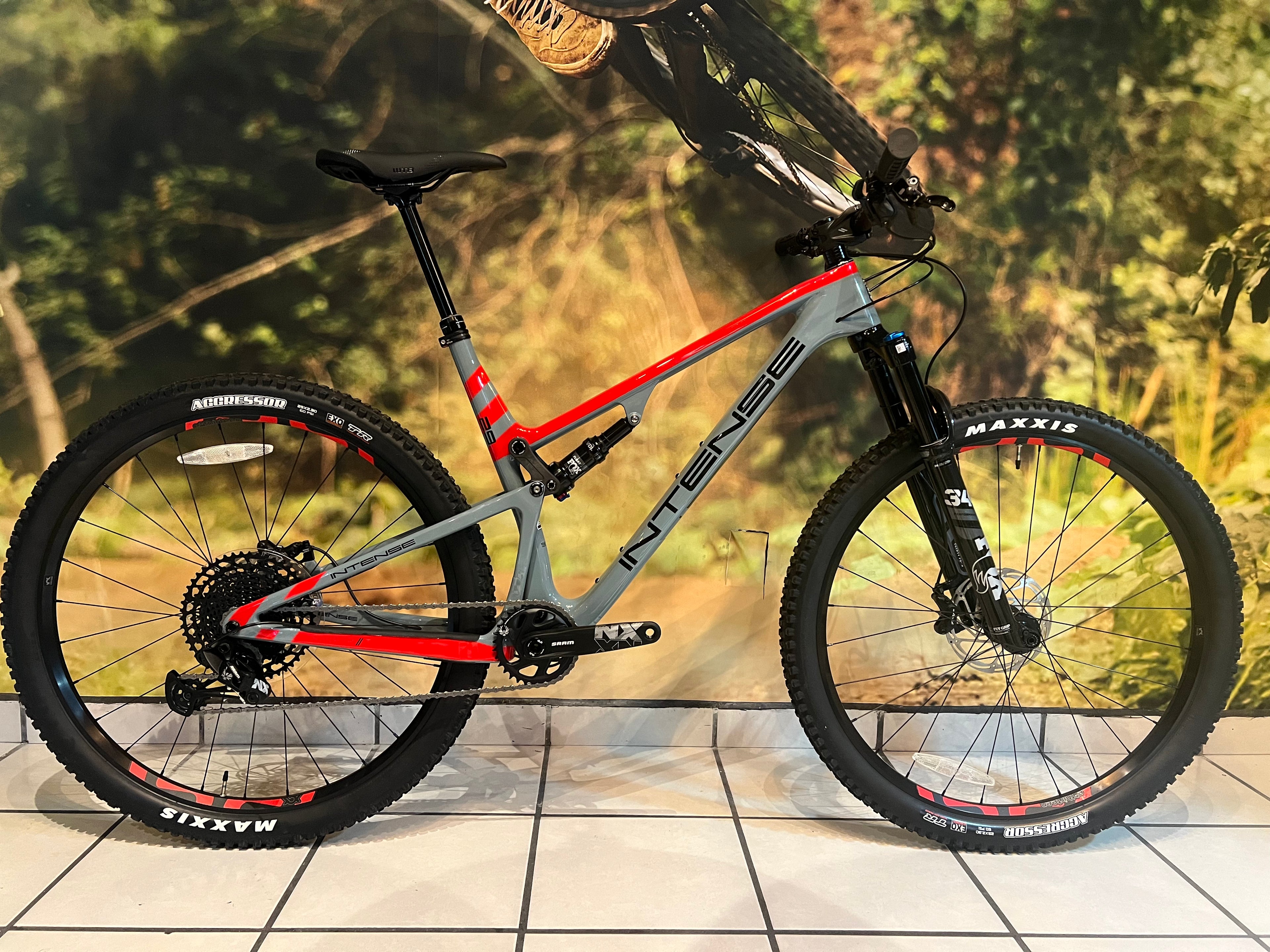 Bicicleta Intense Sniper T Gloss Black/Red EXPERT 29" Talla L