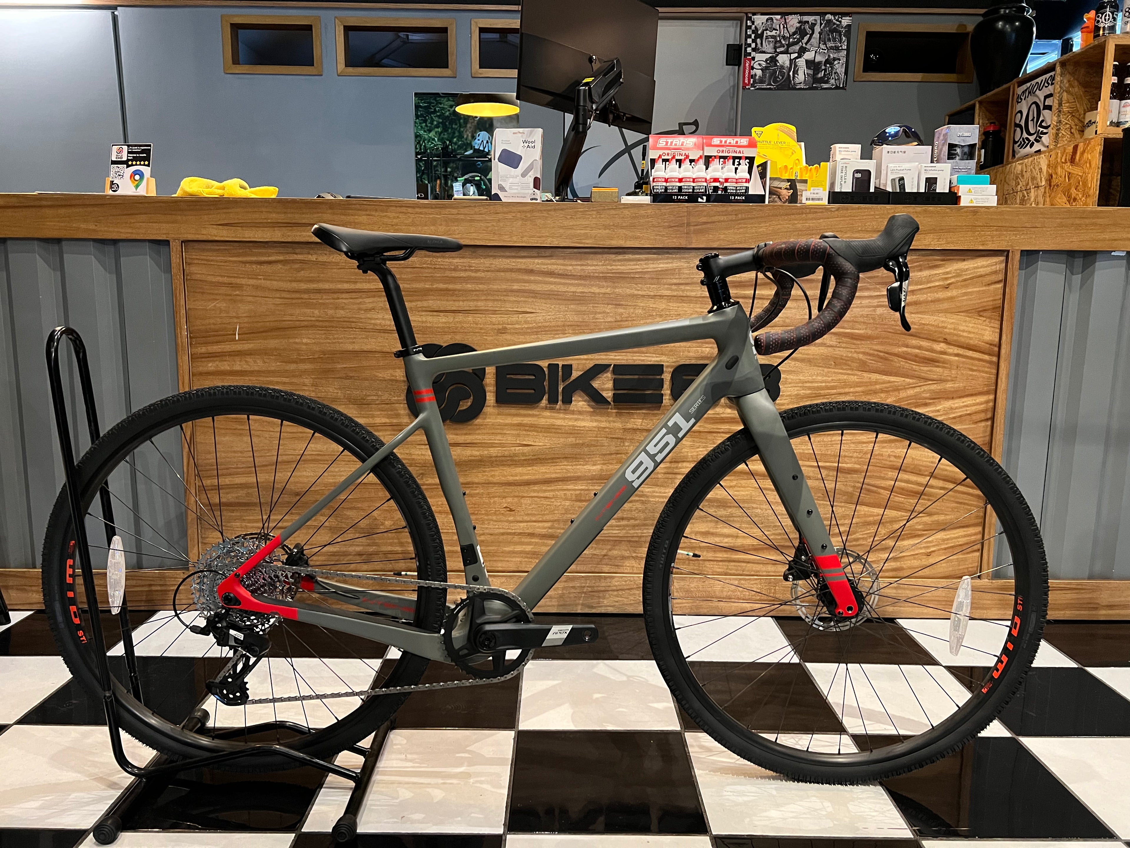 Bicicleta GRAVEL Intense 951 Monument Grey APEX X1 Full Carbon Talla M