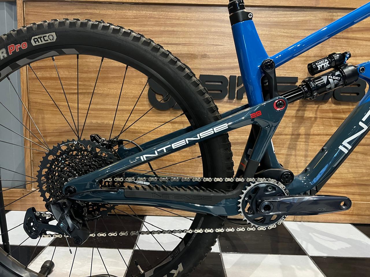 Bicicleta MTB Intense Primer 29 EXPERT Blue Carbon Talla L