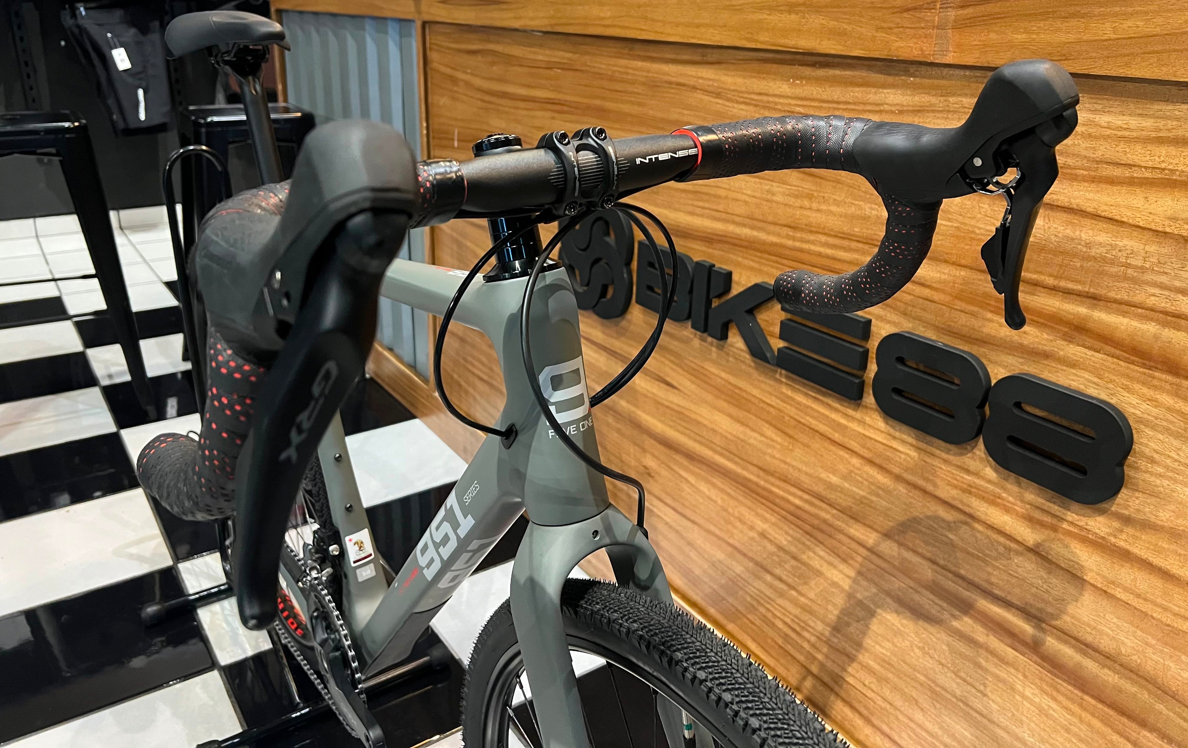 Bicicleta GRAVEL Intense 951 Monument Grey GRX X2 Full Carbon Talla L