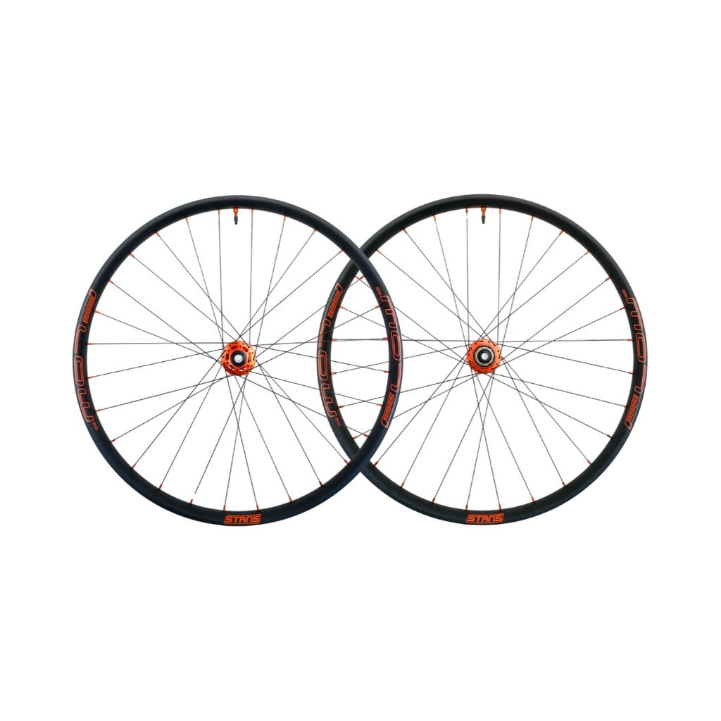 JUEGO DE RUEDAS CON ARO STAN'S 27.5" 6T (DELANTERA QRX15 24H)(TRASERA QR X145 28H) EDICION ESPECIAL ROJO
