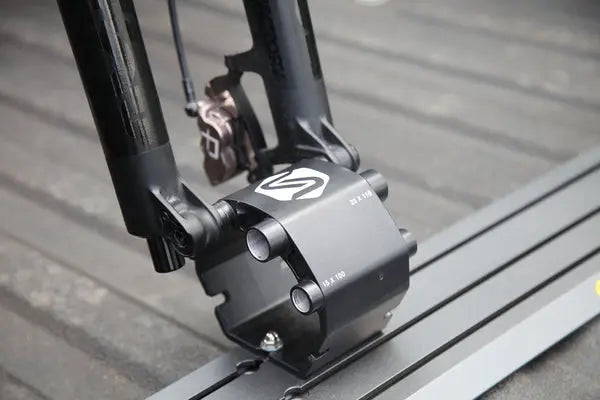 KIT DE SOPORTE PARA HORQUILLA DE BIBICLETA PARA EJE PASANTE SARIS TRAPS