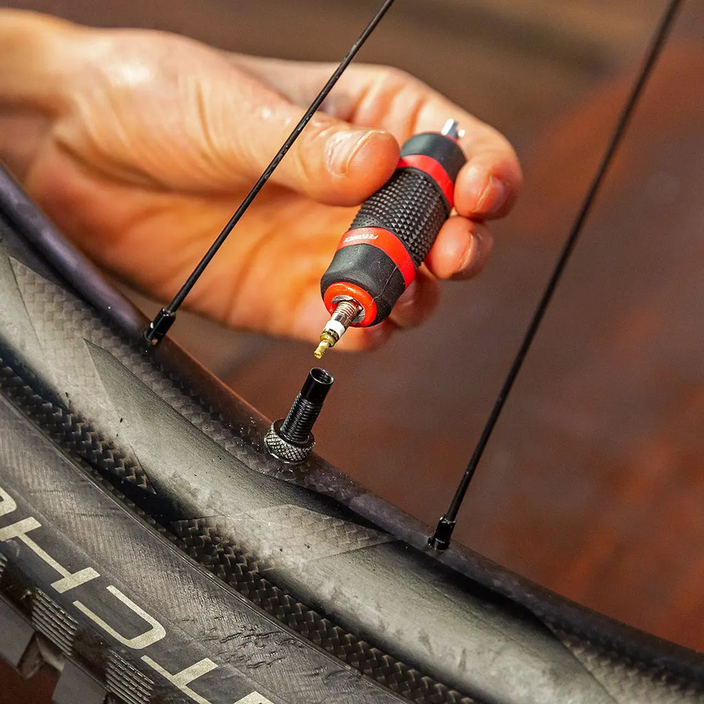 FEEDBACK SPORTS LLAVE PARA NUCLEO DE VALVULA FRANCESA Y AMERICANA