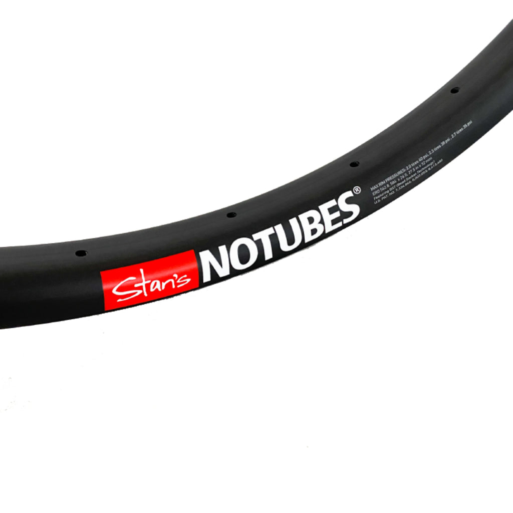PAR DE AROS STAN'S BRAVO CARBON 27.5" 28H