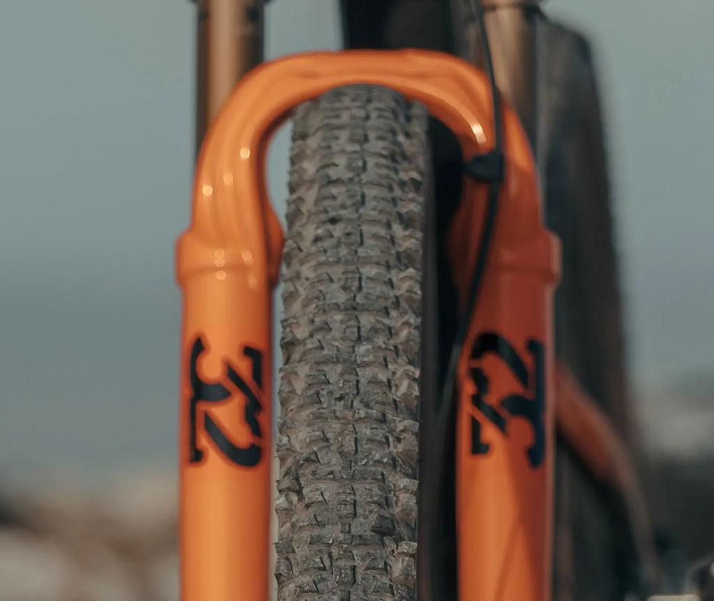 Llanta Kraken Hutchinson 29x2.3 Tubeless Ready Hardskin Negra