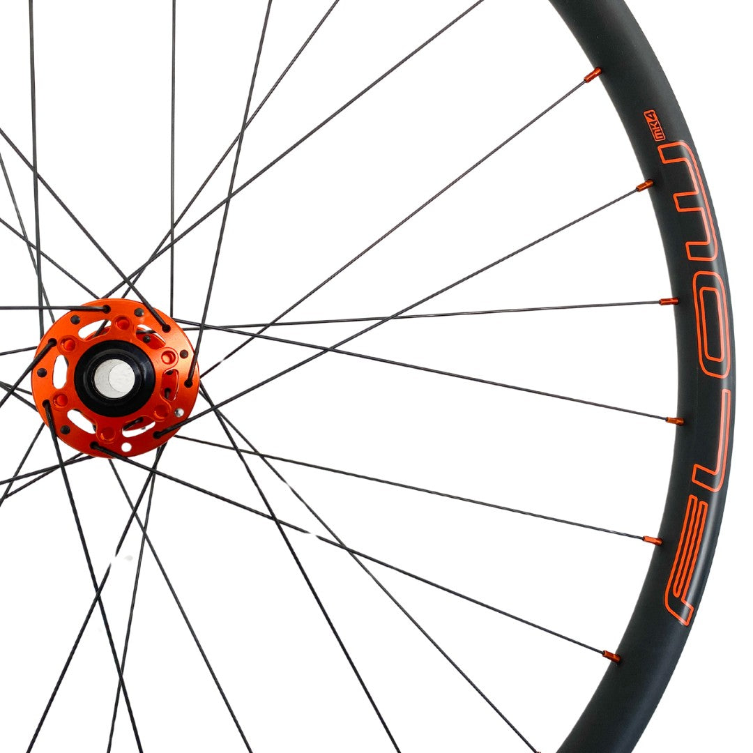 JUEGO DE RUEDAS CON ARO STAN'S 27.5" 6T (DELANTERA QRX15 24H)(TRASERA QR X145 28H) EDICION ESPECIAL ROJO
