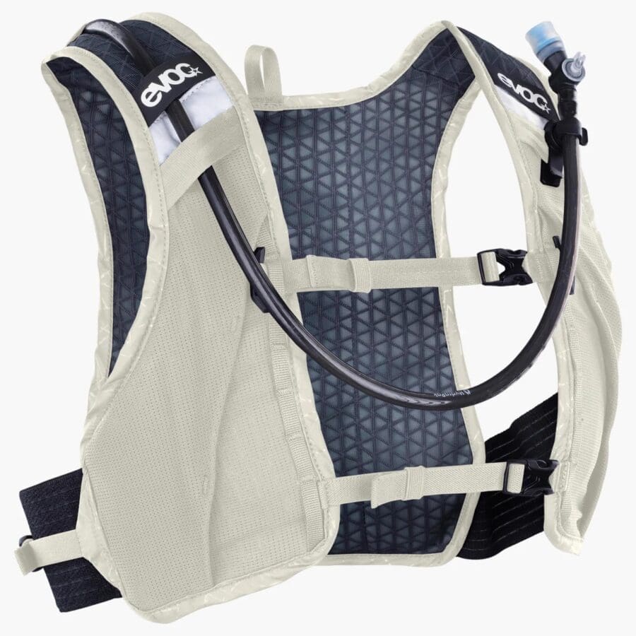 Mochila EVOC Hydro Pro Ultra 1.5 + bolsa de hidratacion 1.5L Sand